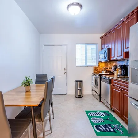 Stunning Miami Escape Near Beach Pet Friendly Exterior photo